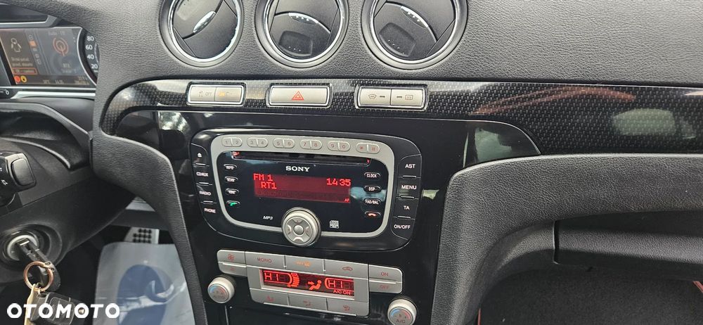 Ford S-Max - 32