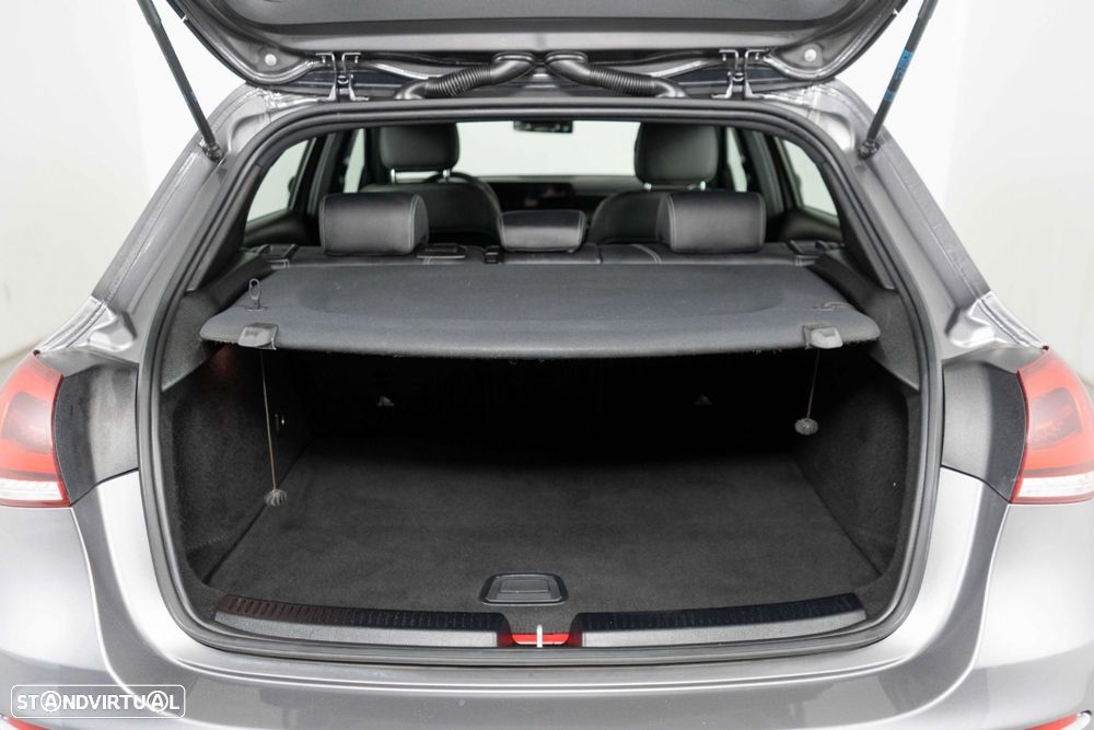 Mercedes-Benz A 250 e Progressive - 11