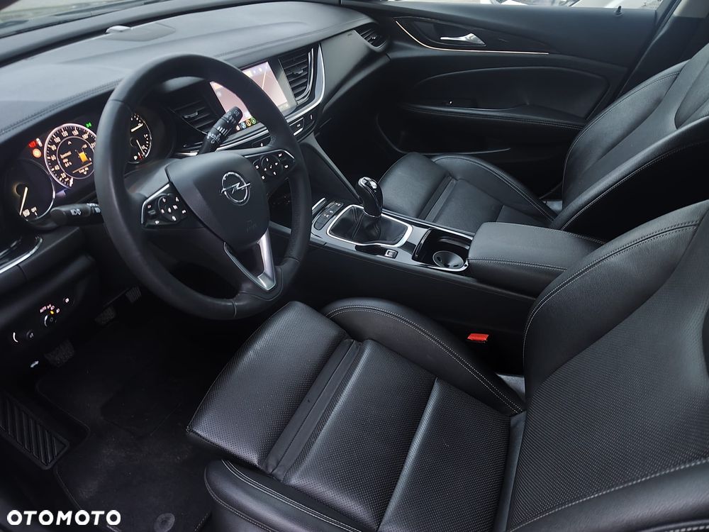 Opel Insignia - 17
