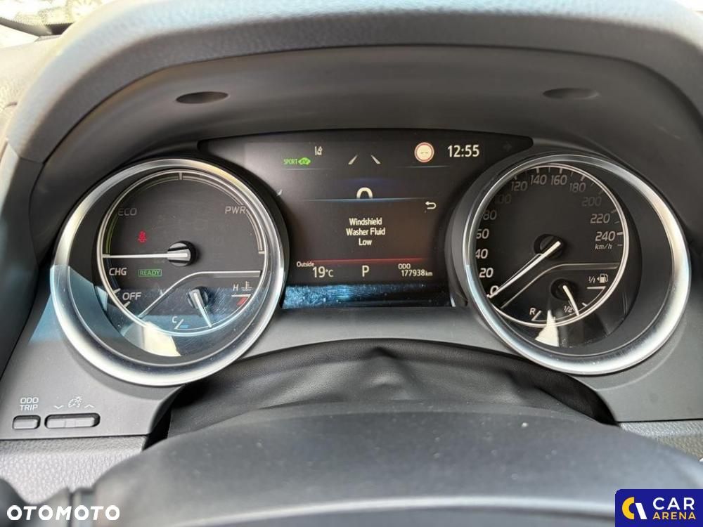 Toyota Camry - 17