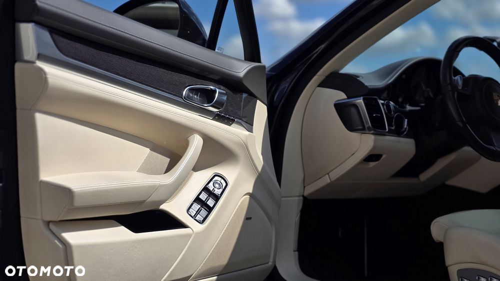 Porsche Panamera GTS PDK - 7