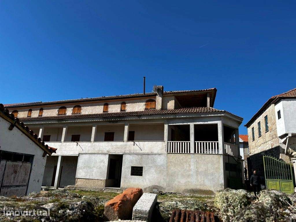 Excelente Investimento em Mirandela - Prédio com 917m2 - Grande imagem: 4/20