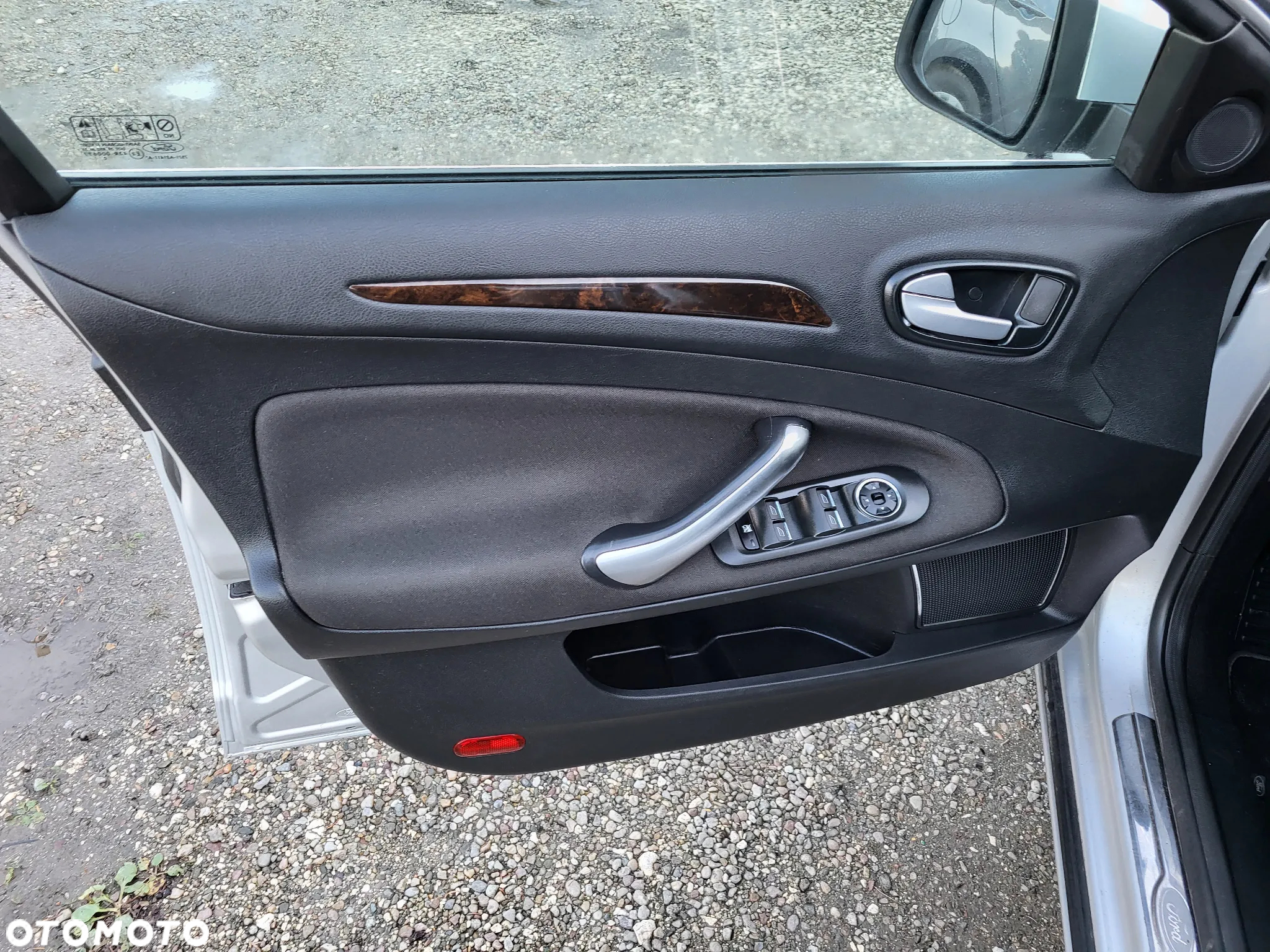 Ford Mondeo 2.0 FF Ghia - 12