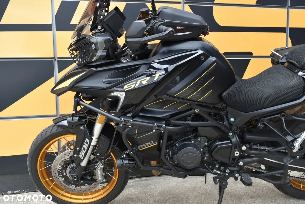 QJMOTOR SRT900SX - 10