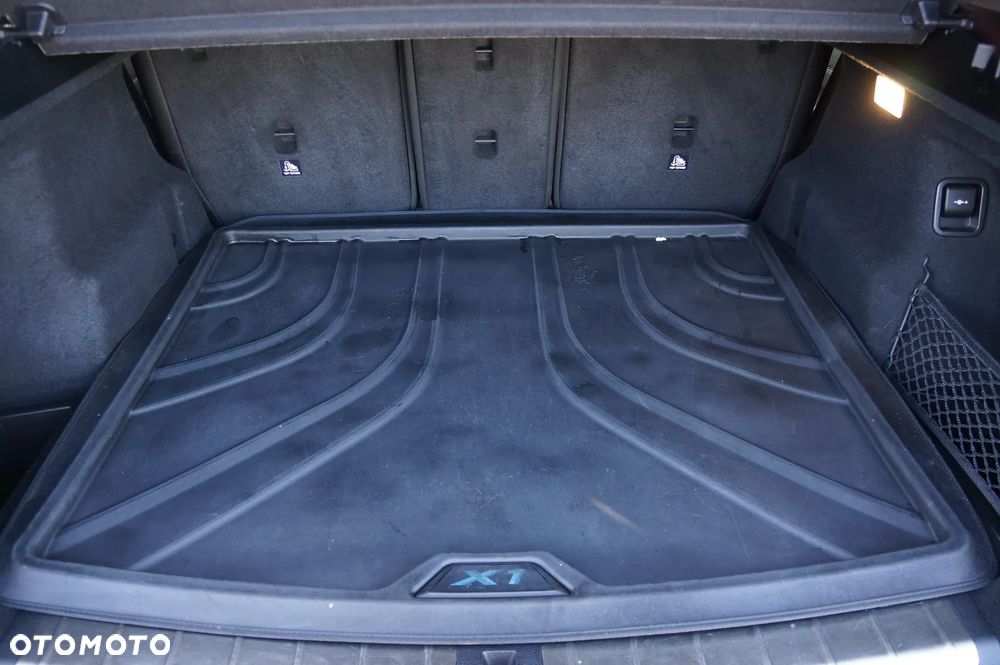 BMW X1 xDrive20d Sport Line - 32