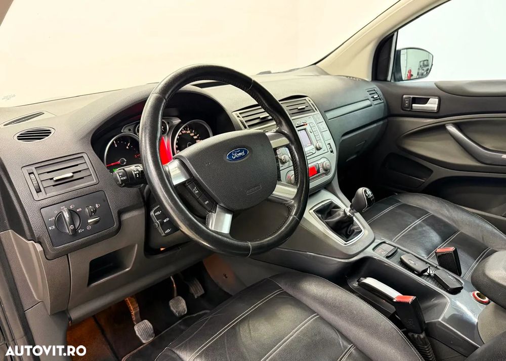 Ford Kuga 2.0 TDCi 4x4 Titanium - 16