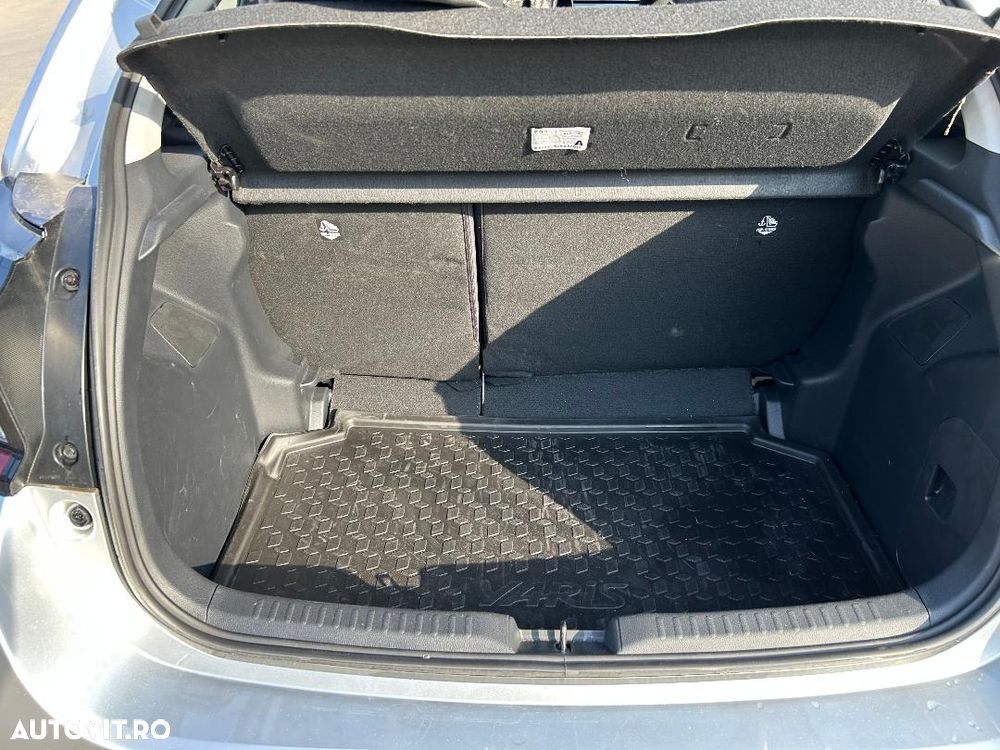 Toyota Yaris - 13