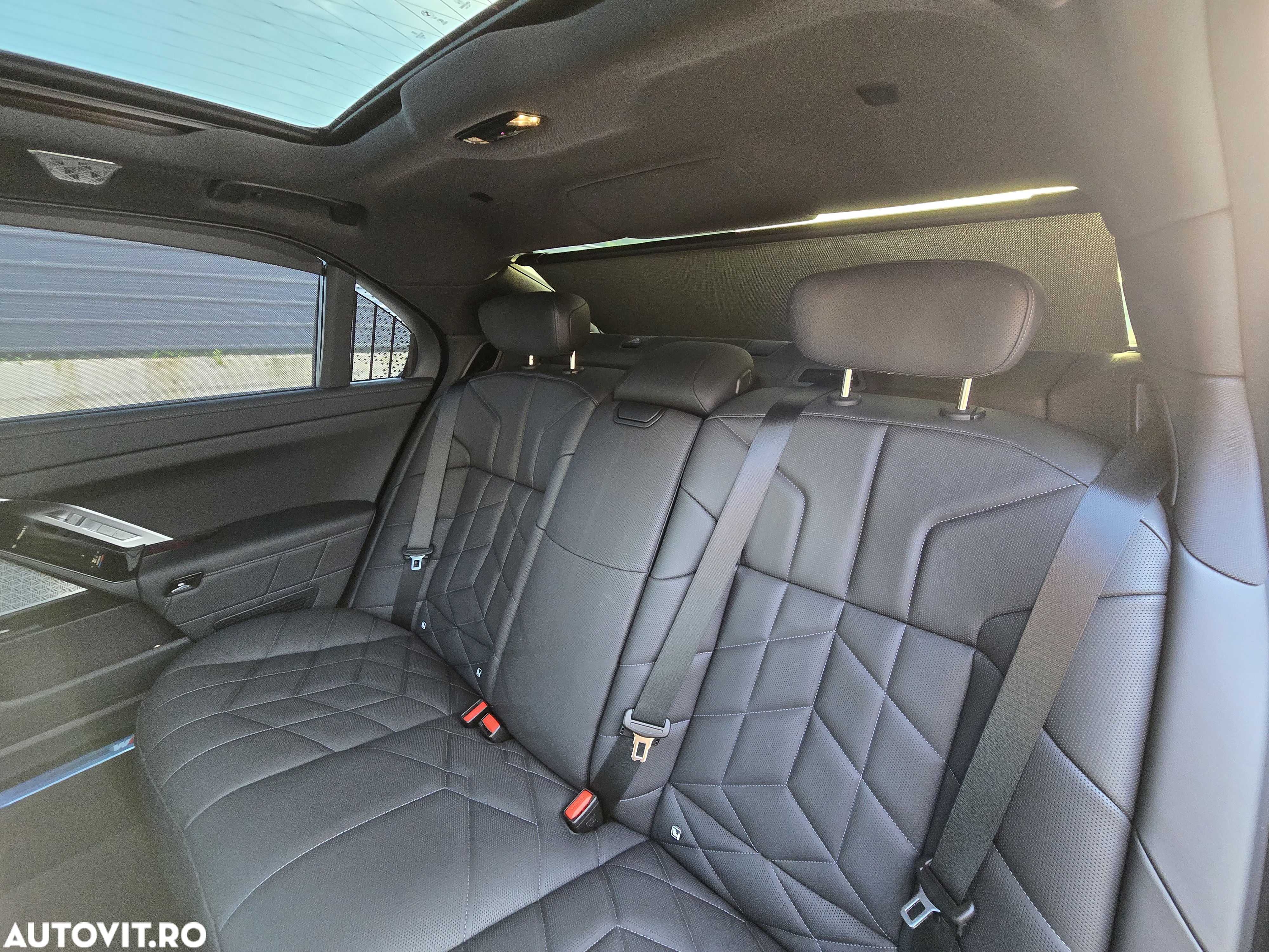 BMW Seria 7 740d xDrive MHEV - 29