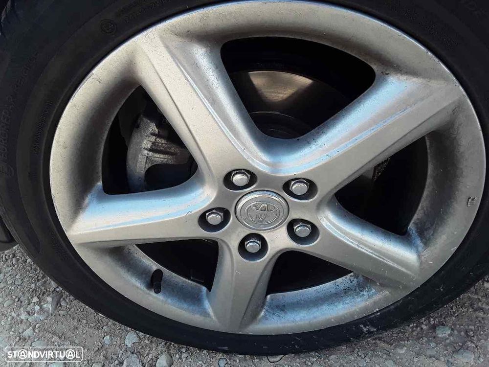 PNEU TOYOTA COROLLA VERSO R1 - 1