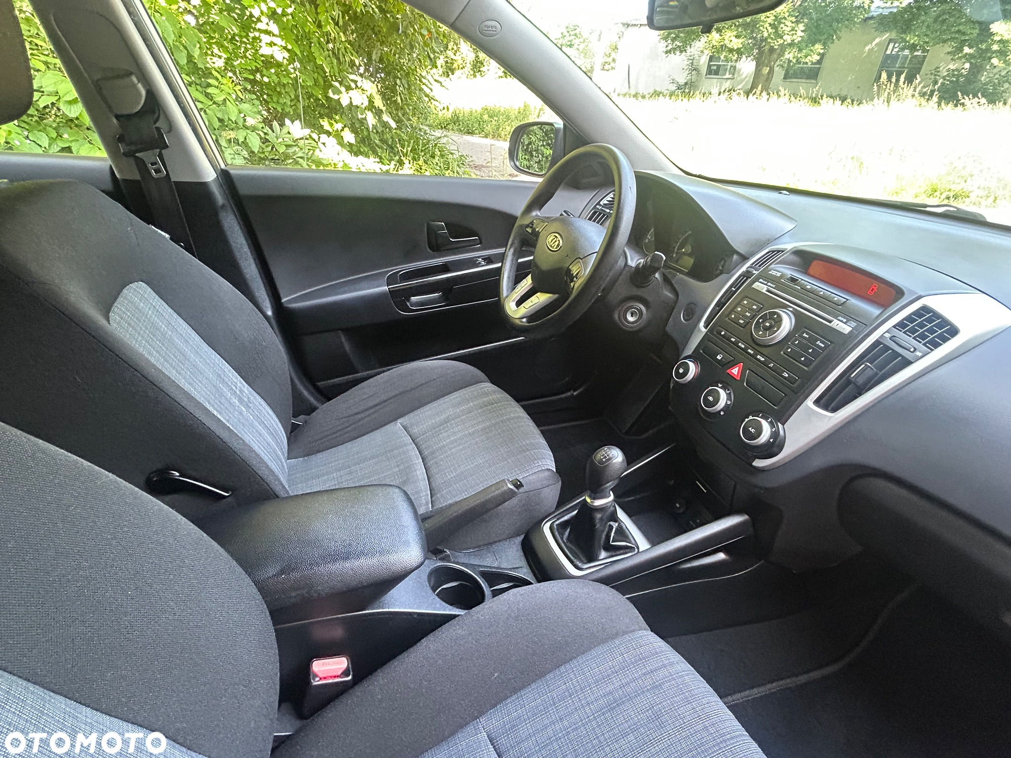Kia Ceed 1.6 CVVT SW Dream-Team Edition - 24