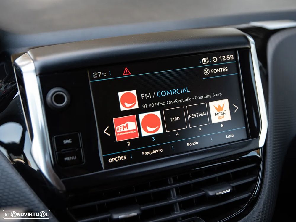 Peugeot 2008 1.2 PureTech Allure EAT6 - 17