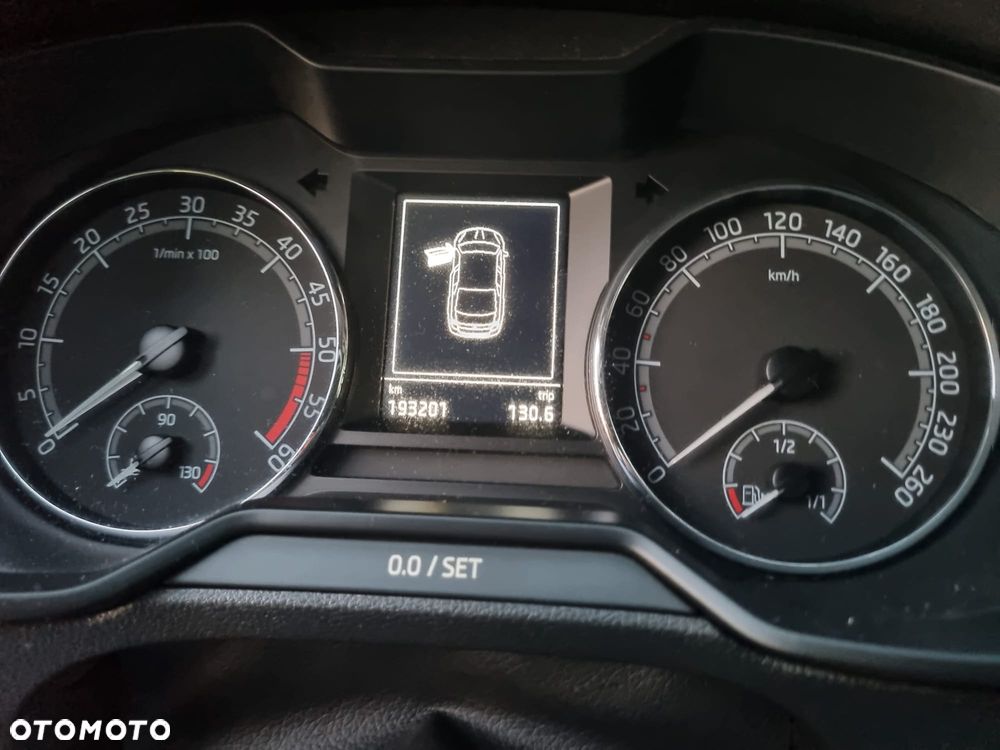 Skoda Octavia 2.0 TDI Drive DSG - 5
