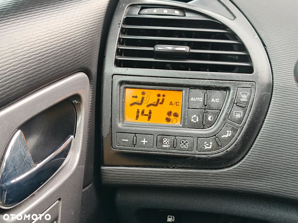 Citroën C4 Picasso - 25