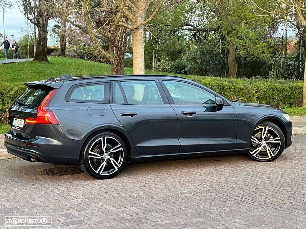 Volvo V60 2.0 D3 Momentum Plus Geartronic - 4