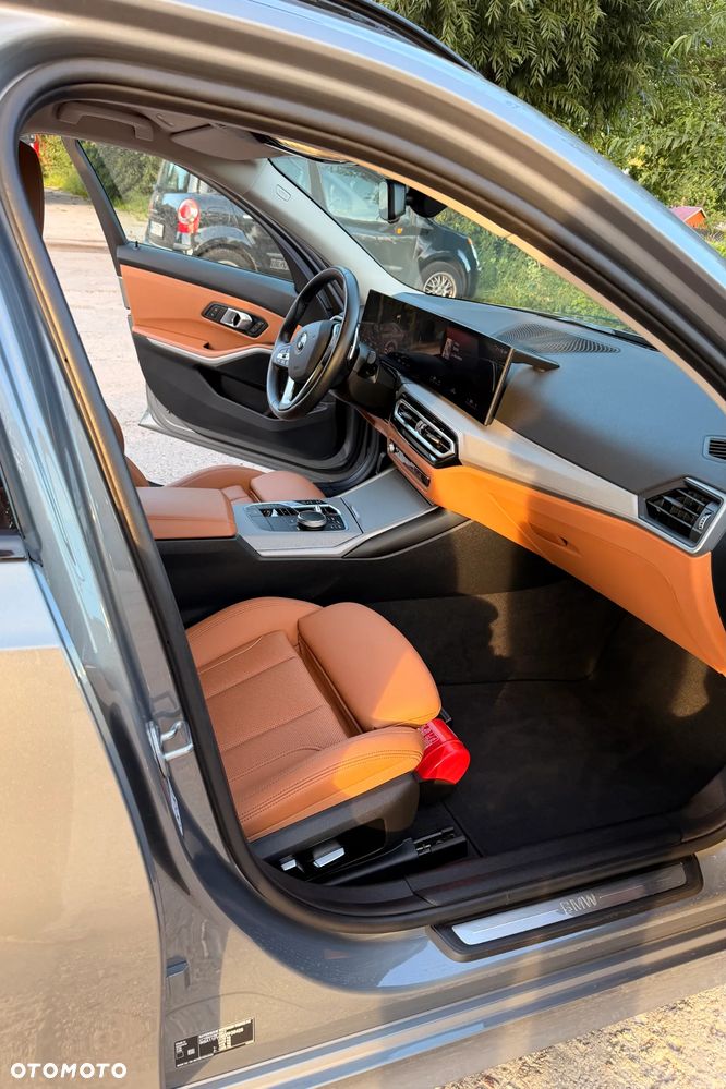 BMW Seria 3 318i - 12