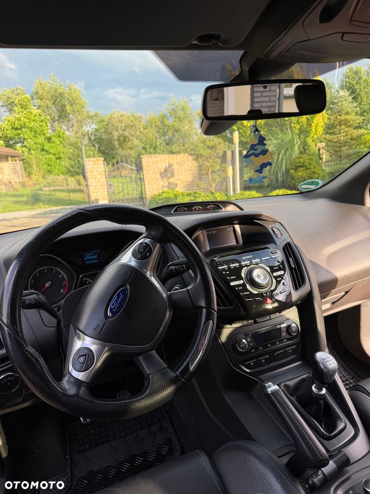 Ford Focus 2.0 EcoBoost ST - 16
