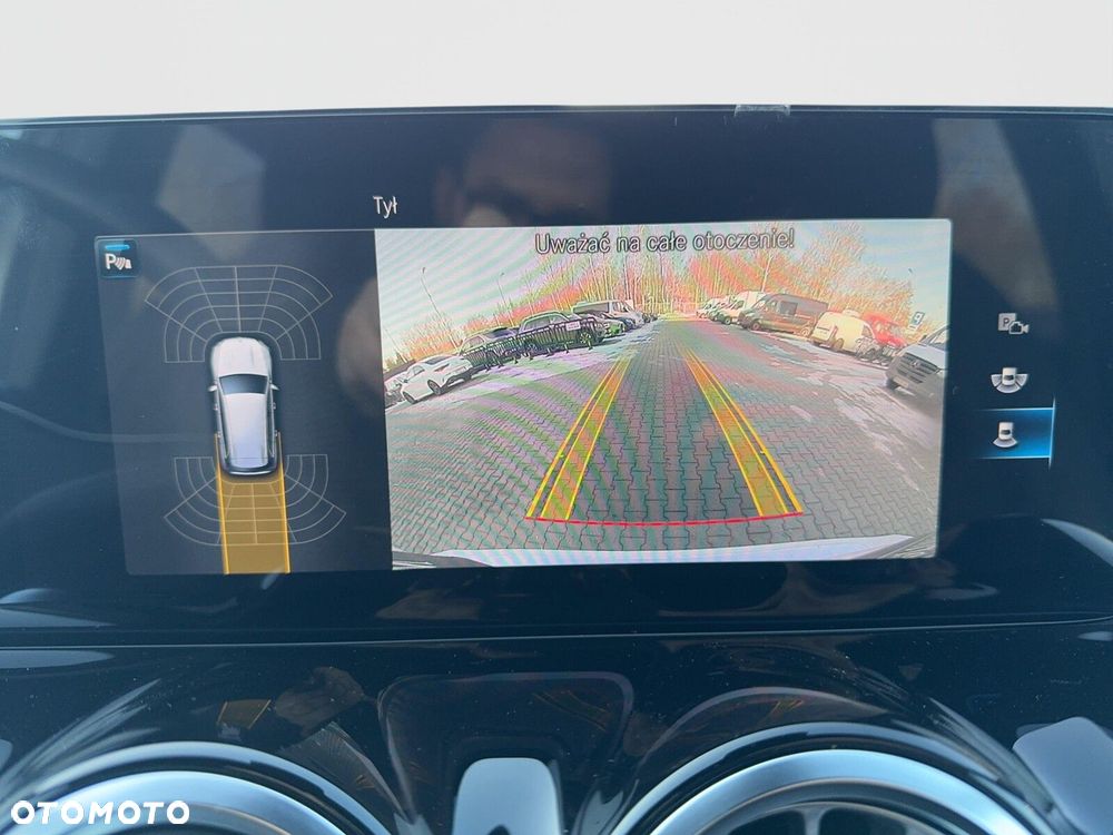 Mercedes-Benz GLB 200 d AMG Line 8G-DCT - 16