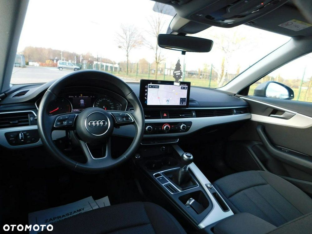 Audi A4 Avant 2.0 TDI Design - 14