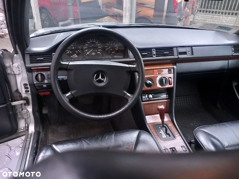 Mercedes-Benz W124 (1984-1993) - 11