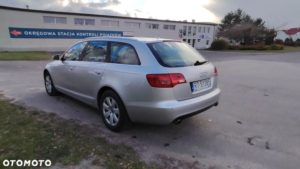 Audi A6 Avant 2.4 - 6