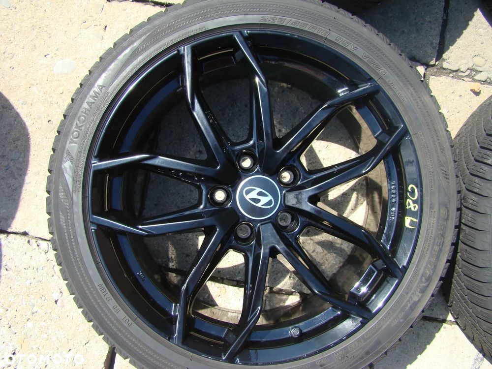 a80 5x114,3 Hyundai i40 Kona 8jx18 opony zima 225/45 czujniki TPMS - 2