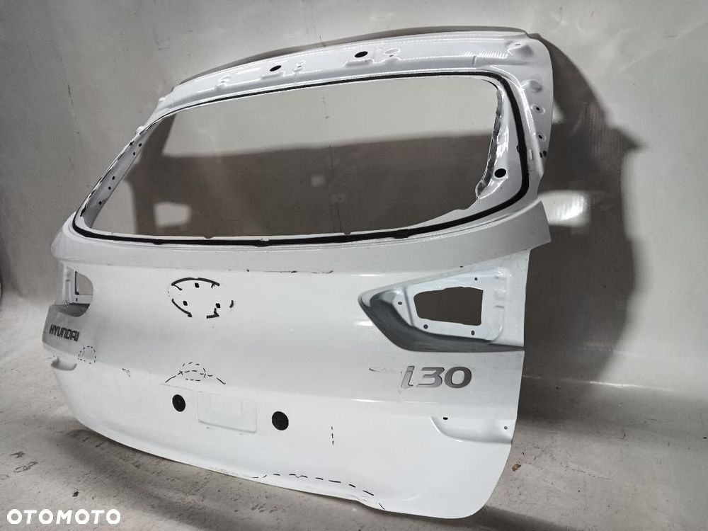 TYLNA KLAPA BAGAŻNIKA HYUNDAI I30 III TYLNA KLAPA BAGAŻNIKA HYUNDAI I30 - 2