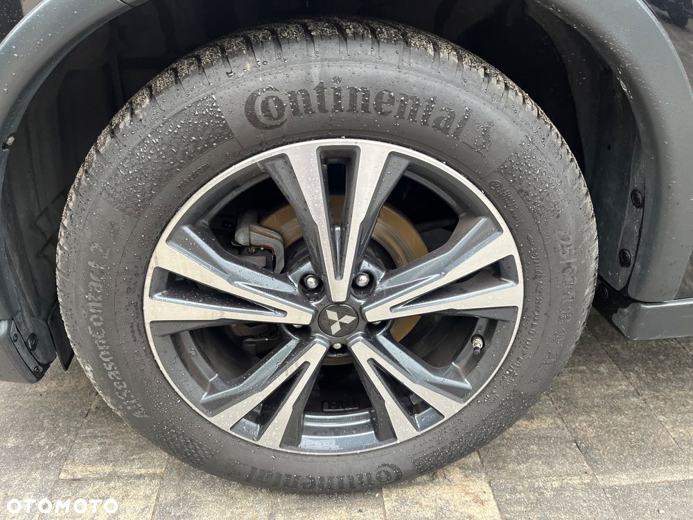 Mitsubishi Outlander 2.0 Invite + 2WD - 11
