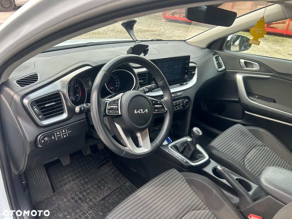 Kia Ceed 1.5 T-GDI M - 3