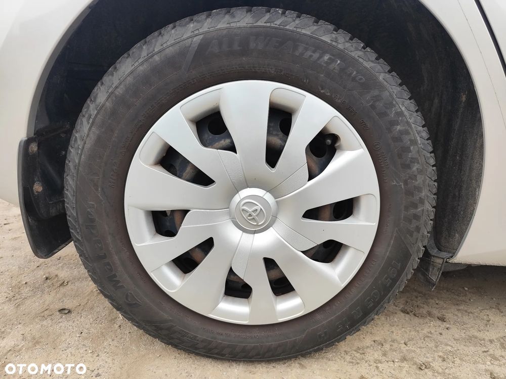 Toyota Auris 1.33 VVT-i Active - 14