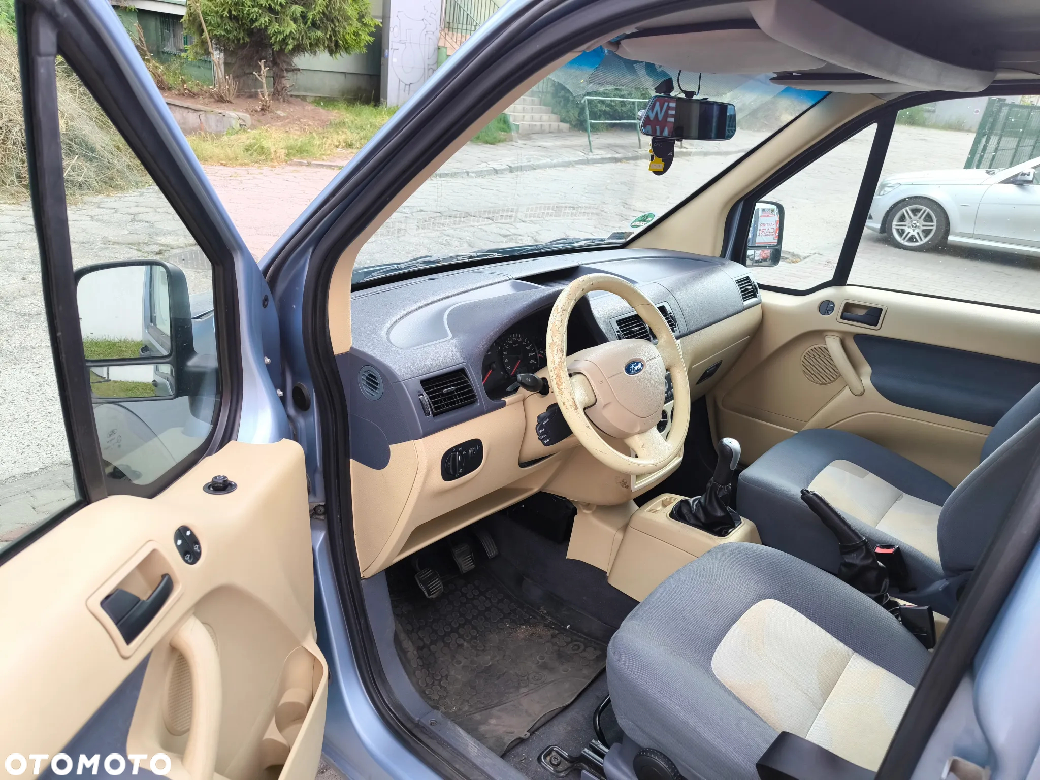 Ford Tourneo Connect - 12