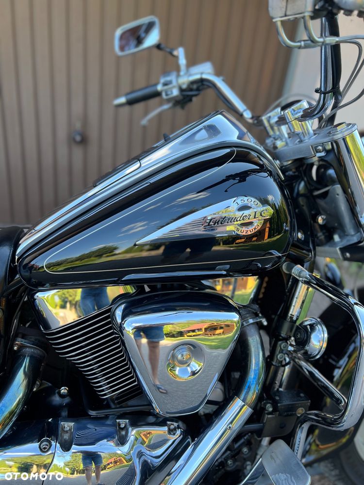 Suzuki Intruder - 10