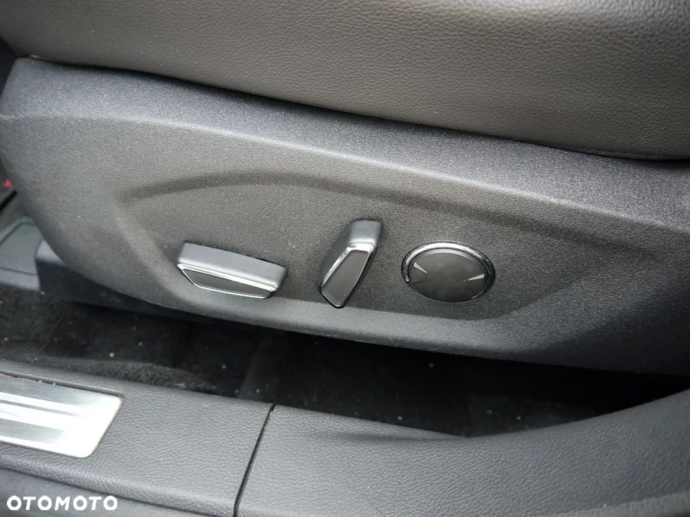 Ford Mondeo 2.0 TDCi ST-Line PowerShift - 28