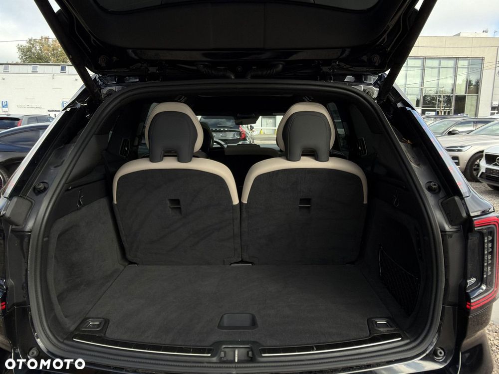 Volvo EX90 - 32