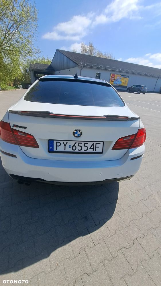 BMW Seria 5 528i - 10