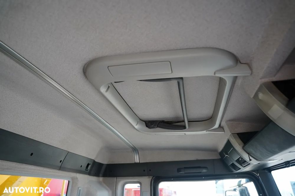 MAN TGS 41.440 / 8x8 / AUTOBASCULANTĂ CU BASCULARE PE SPATE - 5,9 M / CUTIE DE VITEZE MANUALĂ / - 35