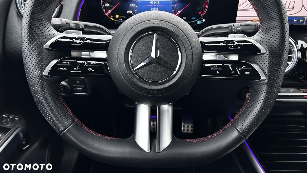 Mercedes-Benz GLB 200 AMG Line 7G-DCT - 15