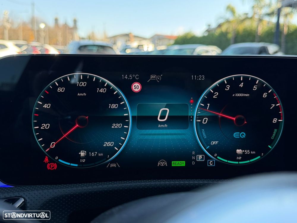 Mercedes-Benz CLA 250 e Shooting Brake AMG Line - 35