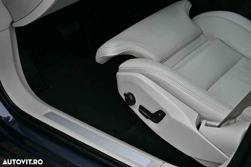 Volvo XC 60 T6 AWD Recharge Geartronic Inscription Expression - 26