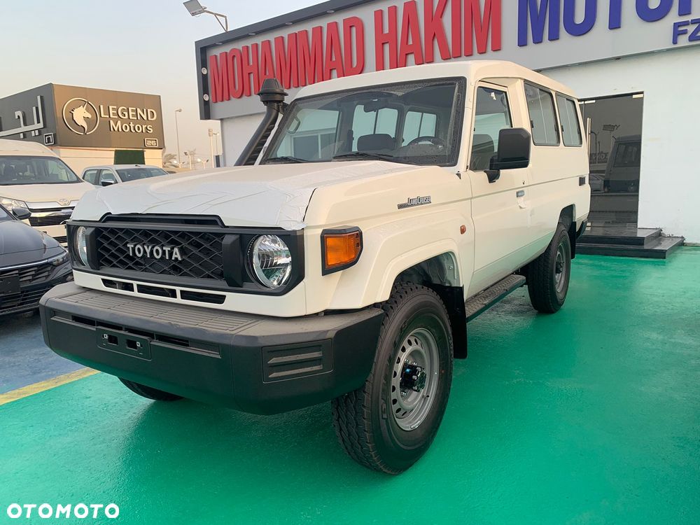 Toyota Land Cruiser - 5