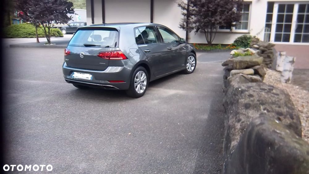 Volkswagen Golf 1.6 TDI BMT Comfortline - 23