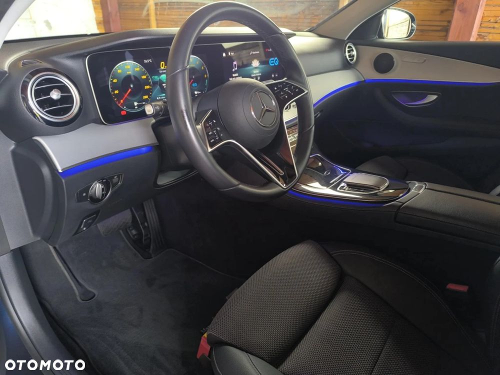 Mercedes-Benz Klasa E ver-300-de-4matic-t-9g--tronic-avantgarde - 22