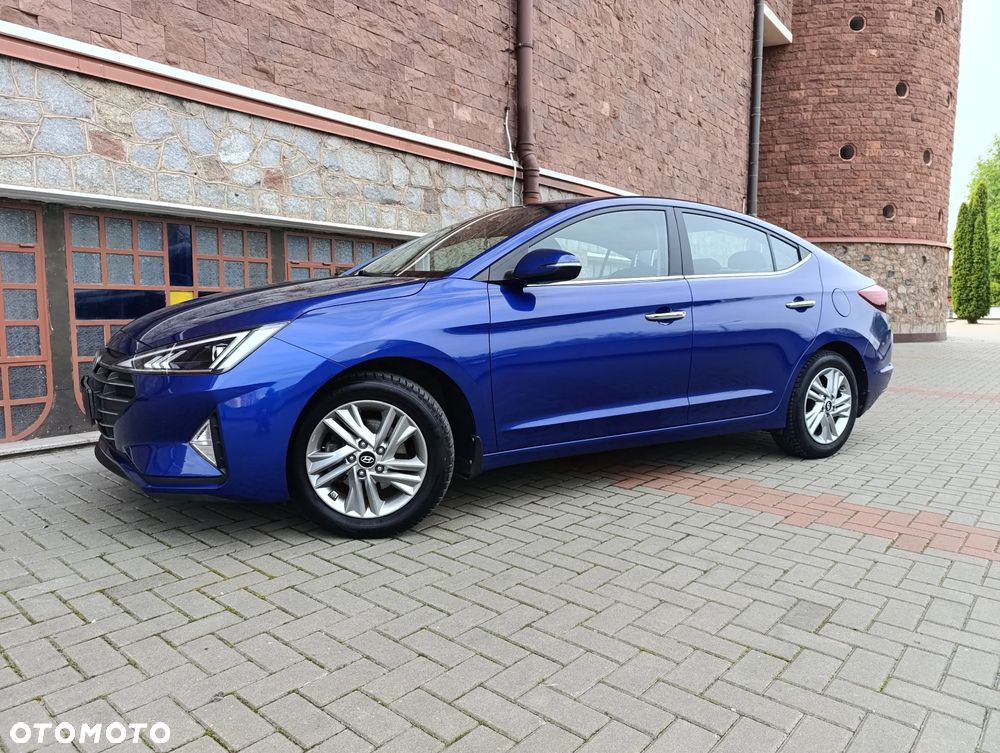 Hyundai Elantra 1.6 Comfort - 4