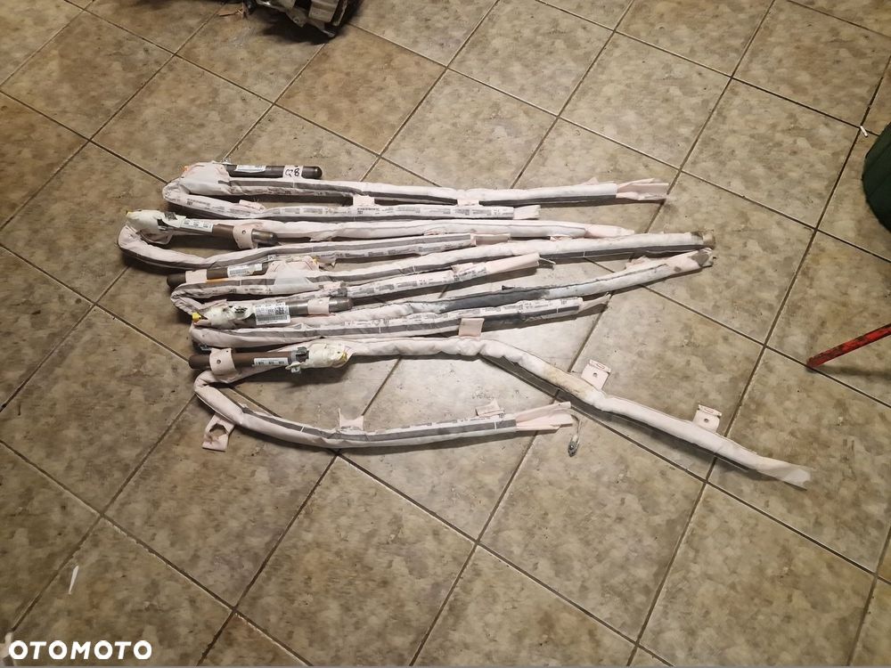 KURTYNA AIRBAG AUDI Q8 4M8880742E 4M8880741E UCIĘTE MOCOWANIA - 1