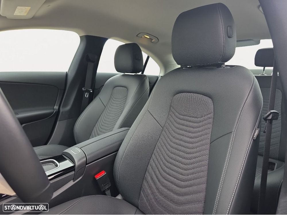 Mercedes-Benz CLA 180 - 9