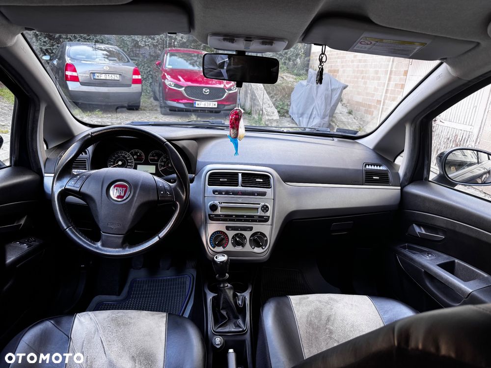 Fiat Grande Punto Actual 1.4 8V Estiva Blue&Me Euro5 - 14