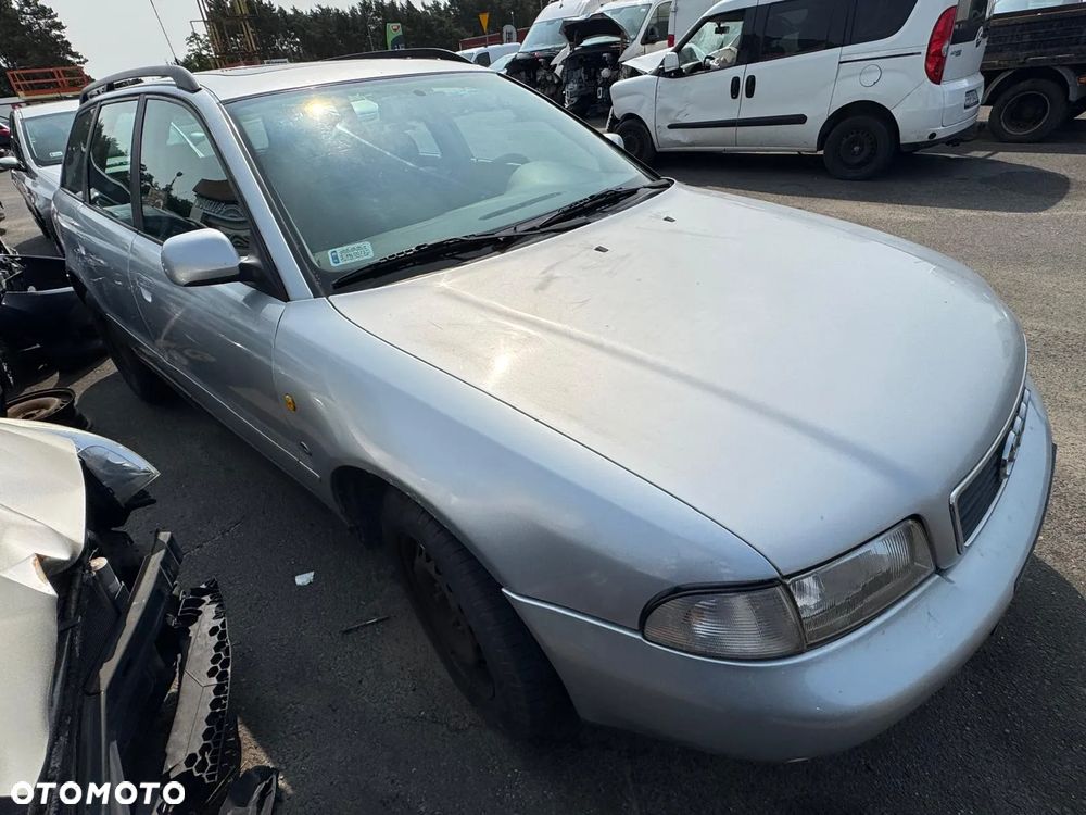 AUDI A4 KOMBI  1.6 benzyna 101 KM 1997r - części - 8