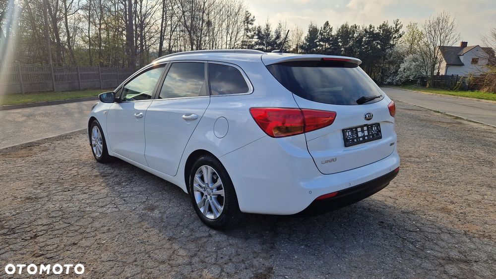 Kia Ceed 1.6 CRDi 128 Dream Team Edition - 5