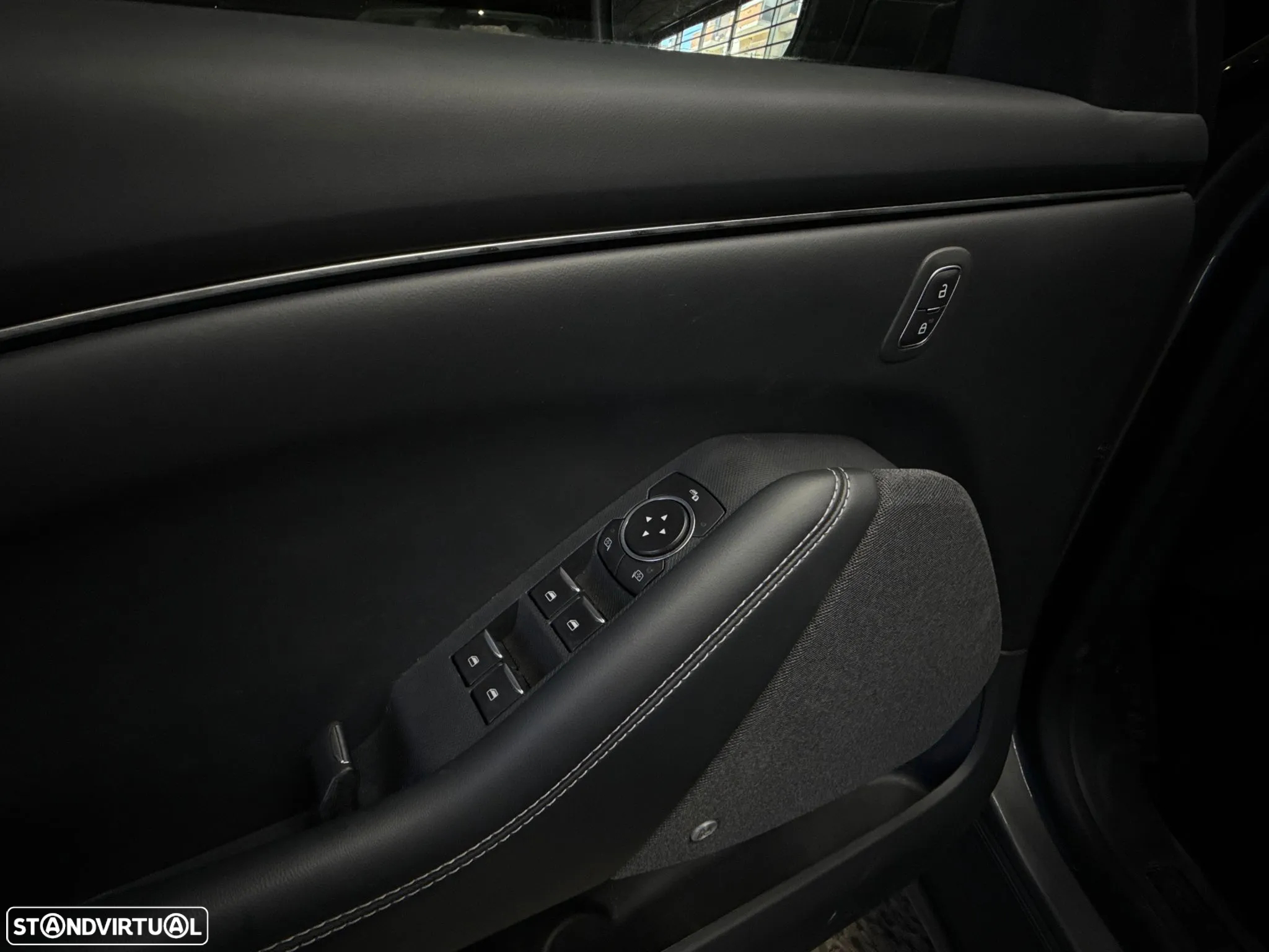 Ford Mustang Mach-E Standard - 22