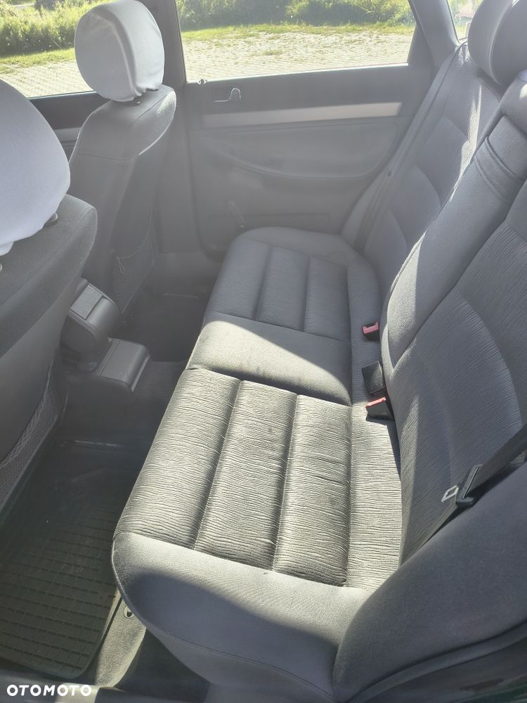 Audi A4 Limousine - 5