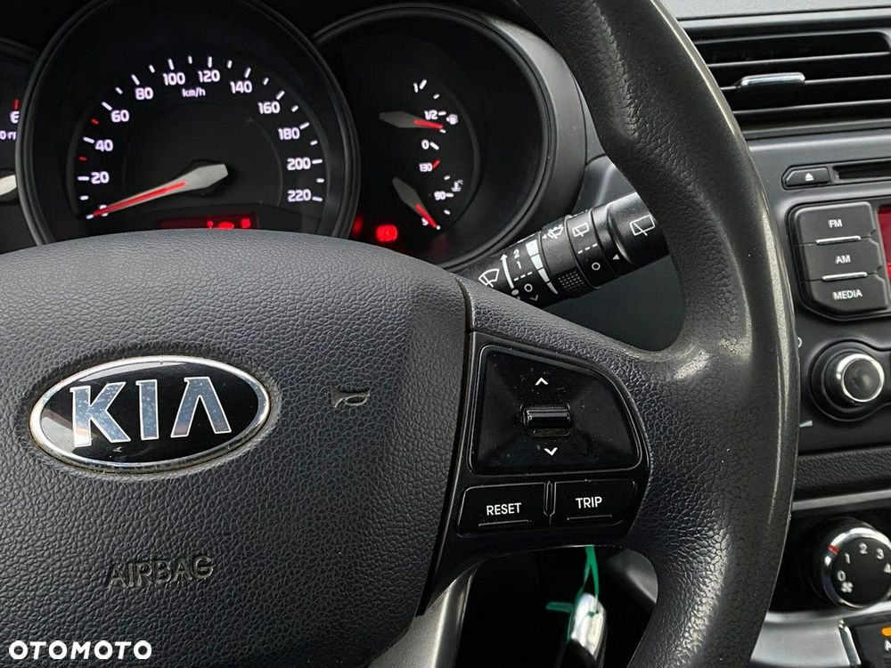 Kia Rio - 18